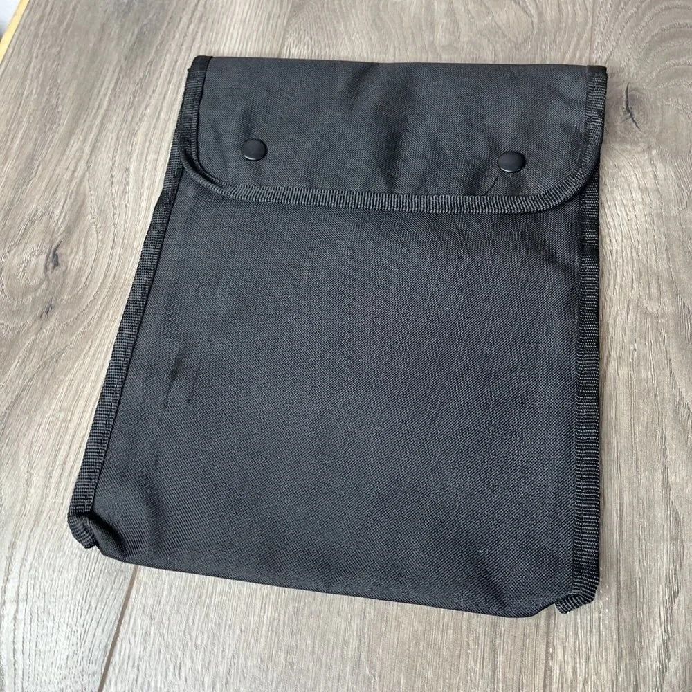 Solo Laptop Computer Bag Black Padded Multi Pocket 12x16x2 Handle or Shoulder - Picture 6 of 10